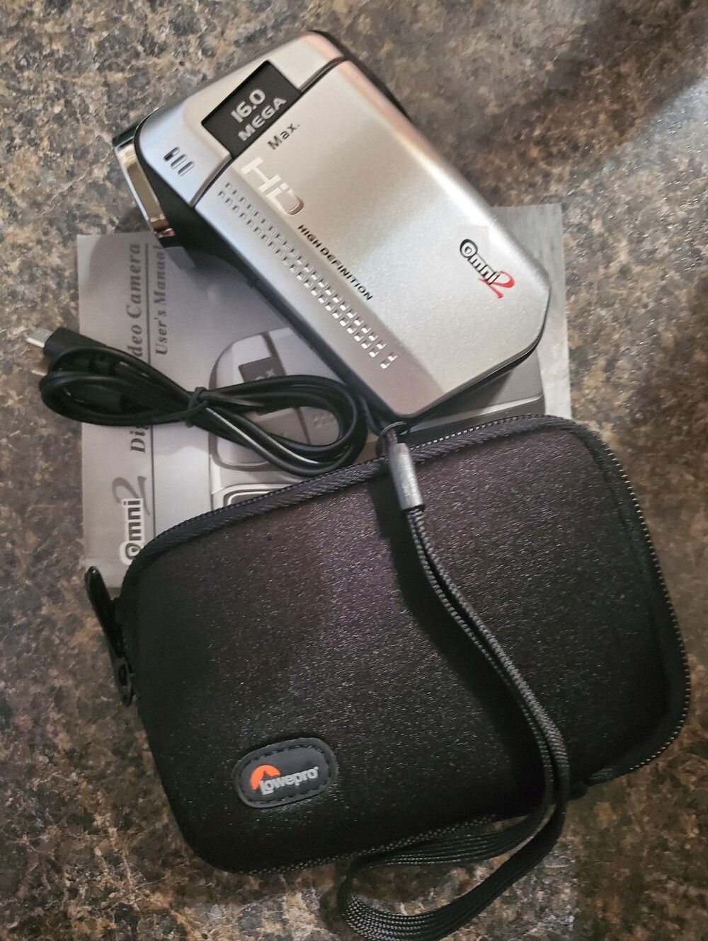 Omni2 16.0 Mega HD Compact Camcorder - Silver - BRAND NEW IN BOX. - Picture 4 of 8